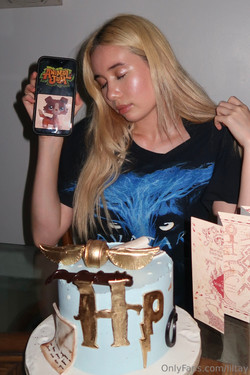 [OnlyFans.com] - LILTAY - MiniPack - [6 small vids and 50 pics] - 2025/pics/imgi_15_2127x3191_b23ecc4b273654496d45ff1dda8590bd75d06bc93c465e7a.png